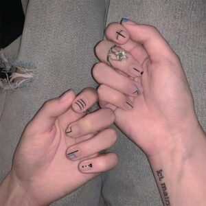 Ins黑暗系列几何个性人脸美甲贴纸简约玫瑰指甲贴防水可撕指甲贴