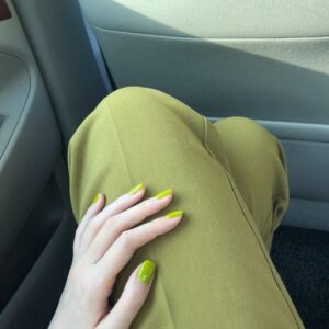 纯色短款牛油果绿草绿显白穿戴甲成品假指甲美甲贴片指甲贴片防水