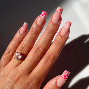 穿戴甲中长款可爱花花显白穿戴甲显白假指甲贴片批发假指甲nails