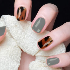 假指甲美甲贴片雾霾蓝晕染美甲显白指甲贴片可拆卸美甲穿戴甲成品