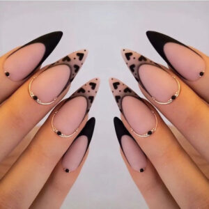 ヨーロッパとアメリカのブラックエッジフレンチゴールドラインブラックラインストーンハート摩耗ネイルパッド卸売摩耗ネイルアート卸売