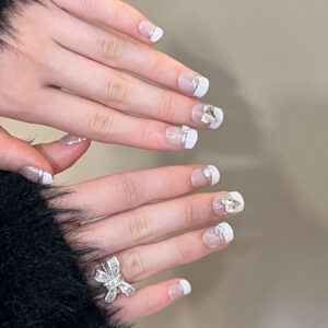 简约法式白色美甲爱心闪钻爆闪穿戴甲短款短方false nail甲片批发