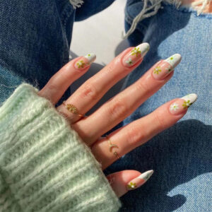 美甲贴片穿戴甲 法式白边可爱小花指甲片批发美甲成品甲片批发